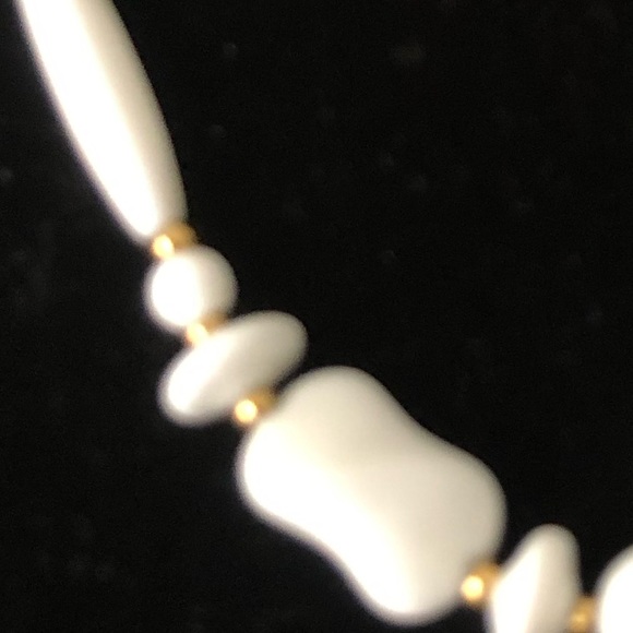 Rare Milk Glass Art Deco Necklace vintage-Antique stunning jewellery collector - Picture 12 of 12